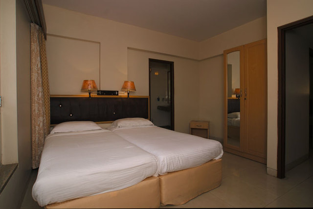Landmark Suites